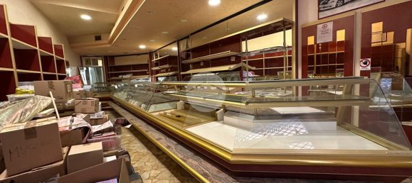 4-Zimmer Gewerbliche Immobilie in Arenzano, Italy, Nr. 144701 3