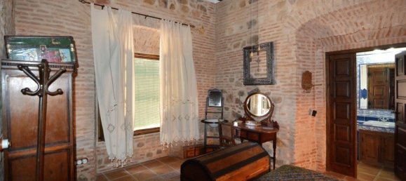 4 bedrooms House in Piedrabuena, Spain No. 69037 13