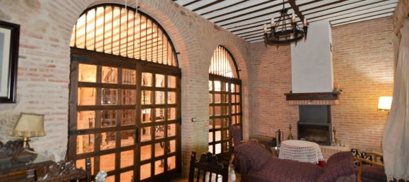 4 bedrooms House in Piedrabuena, Spain No. 69037 8