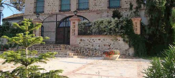 4 bedrooms House in Piedrabuena, Spain No. 69037 4