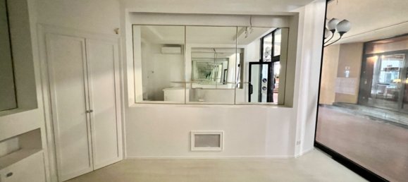 2 rooms Commercial property in Piacenza, Italy No. 86092 5