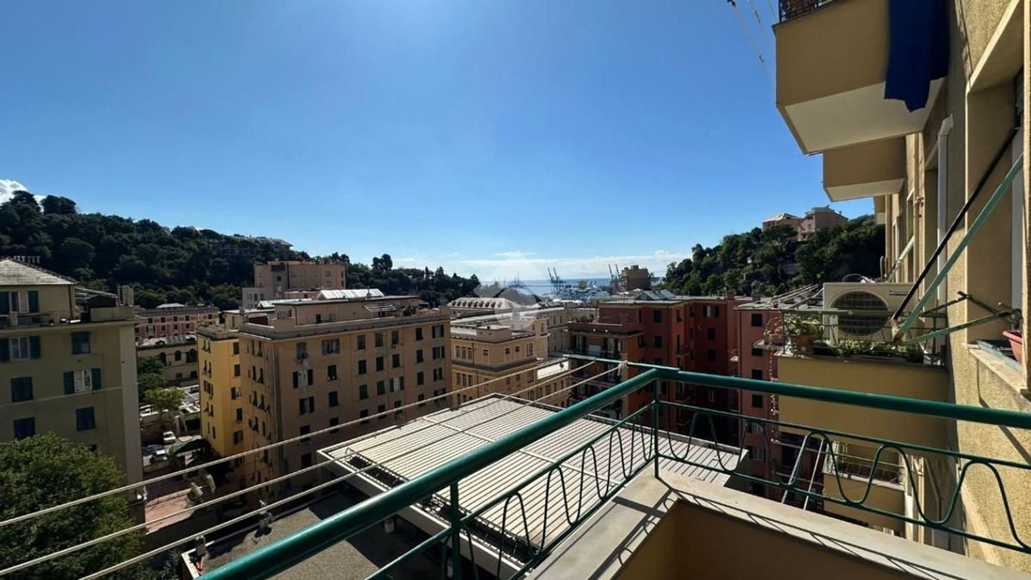4 bedrooms Apartment in Genoa, Italy No. 349414