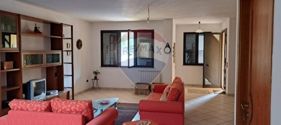 6 rooms House in Canicattini Bagni, Italy No. 113379 4