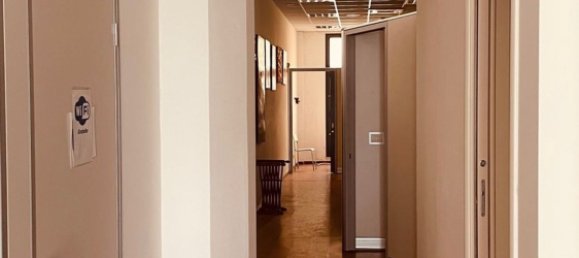 240m² Commercial property in La Spezia, Italy No. 74398 2