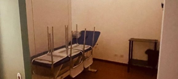 240m² Commercial property in La Spezia, Italy No. 74398 8