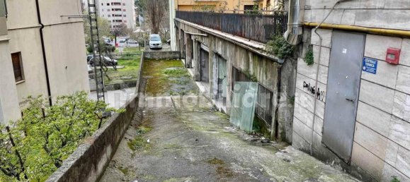 Lagerhaus in Cosenza, Italy 794m², Nr. 81230 4