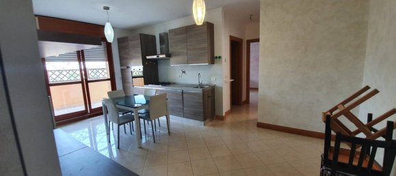 2 Schlafzimmer Gewerbliche Immobilie in Rome, Italy, Nr. 128874 6