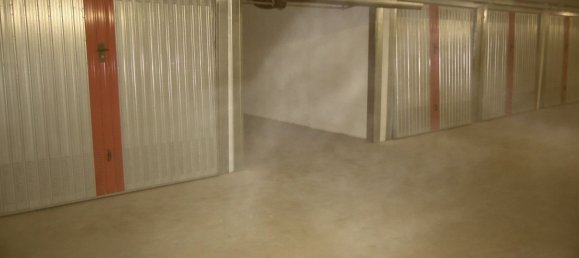 مرآب في Monza, Italy 15متر مربع رقم 53618 2