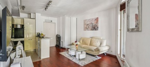 1 bedroom Apartment in Les Lilas, France No. 358519 5