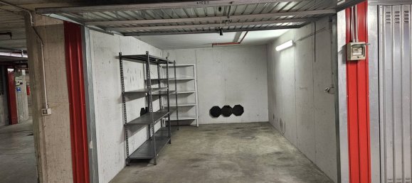 1 room Garage in Milan, Italy No. 239640 3