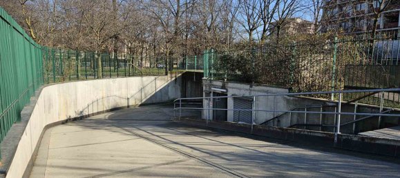 1 room Garage in Milan, Italy No. 239640 21