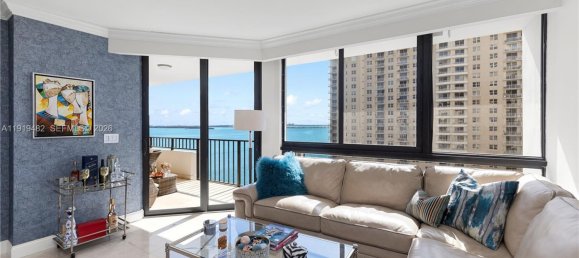 2 dormitorios propiedad comercial en venta en Miami, Miami-Dade, Florida, USA № 614541 2