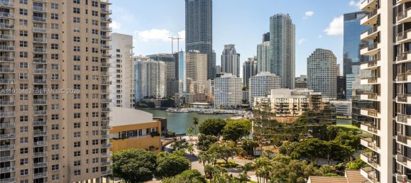 2 dormitorios propiedad comercial en venta en Miami, Miami-Dade, Florida, USA № 614541 15
