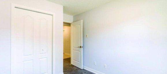 شقة 2 غرف نوم  في Brampton, Canada رقم 832 12