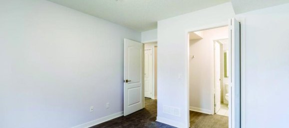 شقة 2 غرف نوم  في Brampton, Canada رقم 832 10