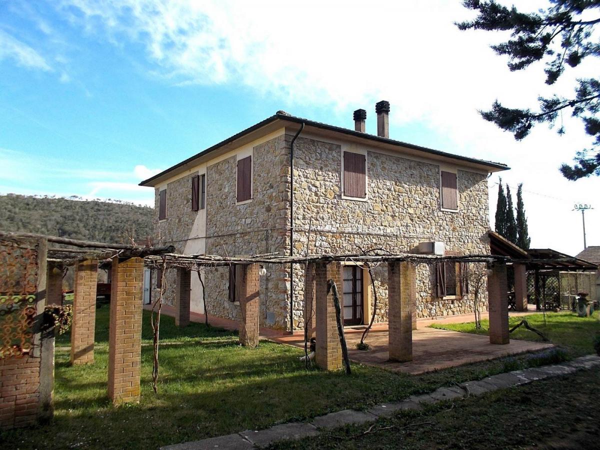 8 bedrooms House in Monteverdi Marittimo, Italy No. 1267
