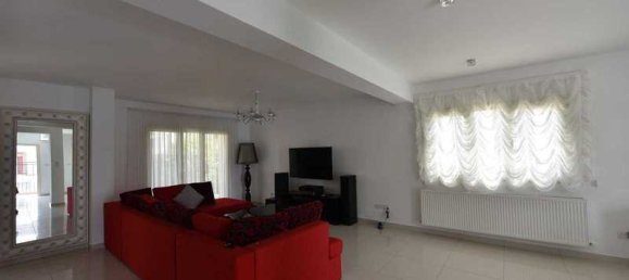 5 bedrooms Villa in Germasogeia, Cyprus No. 13555 8