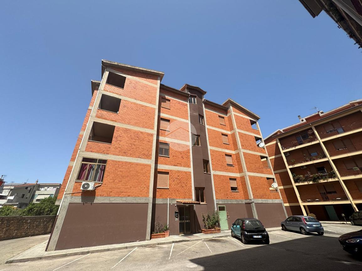 5 rooms Apartment in Sassari, Italy No. 70276
