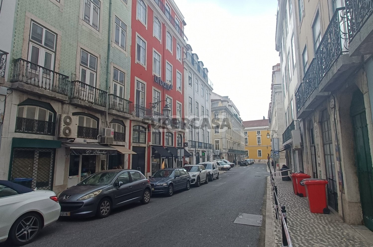 750m² Building in Lisbon, Portugal No. 160157