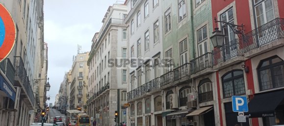 750m² Building in Lisbon, Portugal No. 160157 3
