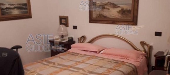5 rooms Apartment in Piombino, Italy No. 41739 8