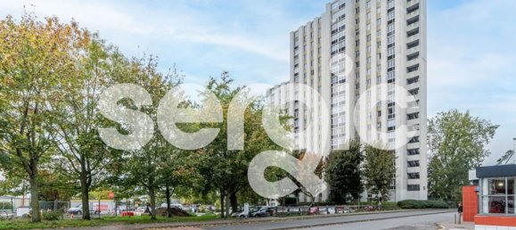 Studio in Mons-en-Baroeul, France No. 56102 6