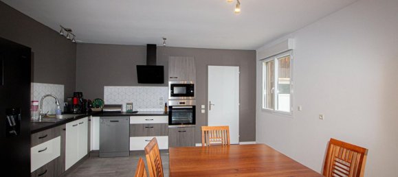 Дом с 4 спальнями в Сен-Николя-де-Бургей, Франция № 240483 4