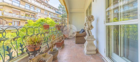 3 bedrooms Apartment in Rome, Italy No. 310113 4