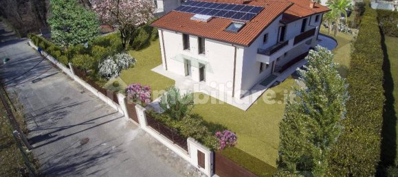 7 chambres Villa à Forte dei Marmi, Italy No. 188653 21