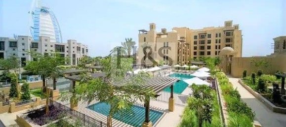Apartamento de 4 dormitorios en Umm Suqeim, UAE No. 16574 11