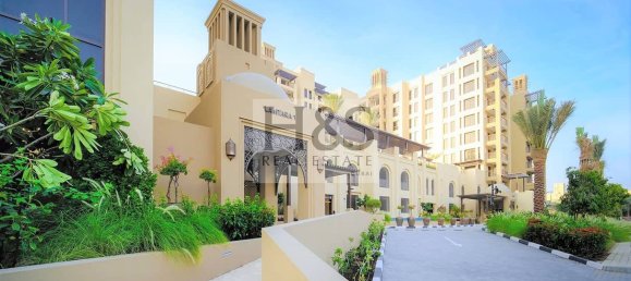 Apartamento de 4 dormitorios en Umm Suqeim, UAE No. 16574 2