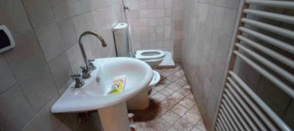 3 rooms Apartment in Fivizzano, Italy No. 49134 7