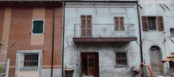3 rooms Apartment in Fivizzano, Italy No. 49134 9
