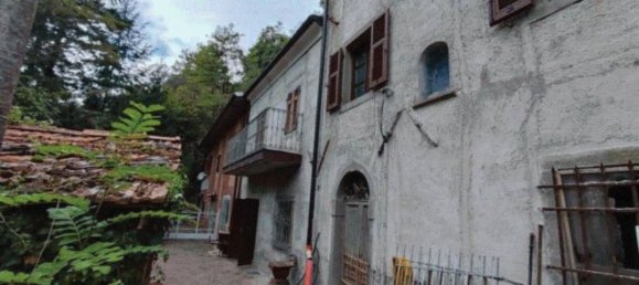 3 rooms Apartment in Fivizzano, Italy No. 49134 10