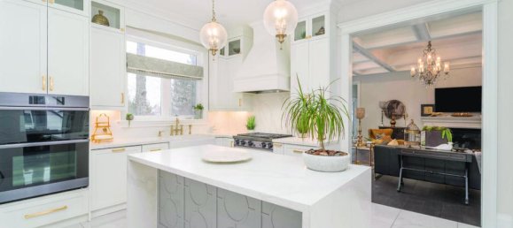 5 bedrooms House in Burlington, Canada No. 696 10