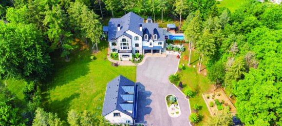 5 bedrooms House in Burlington, Canada No. 696 3