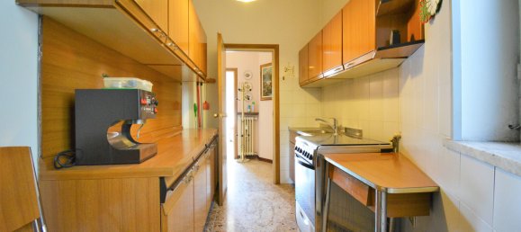 2 bedrooms Apartment in Castronno, Italy No. 71053 6