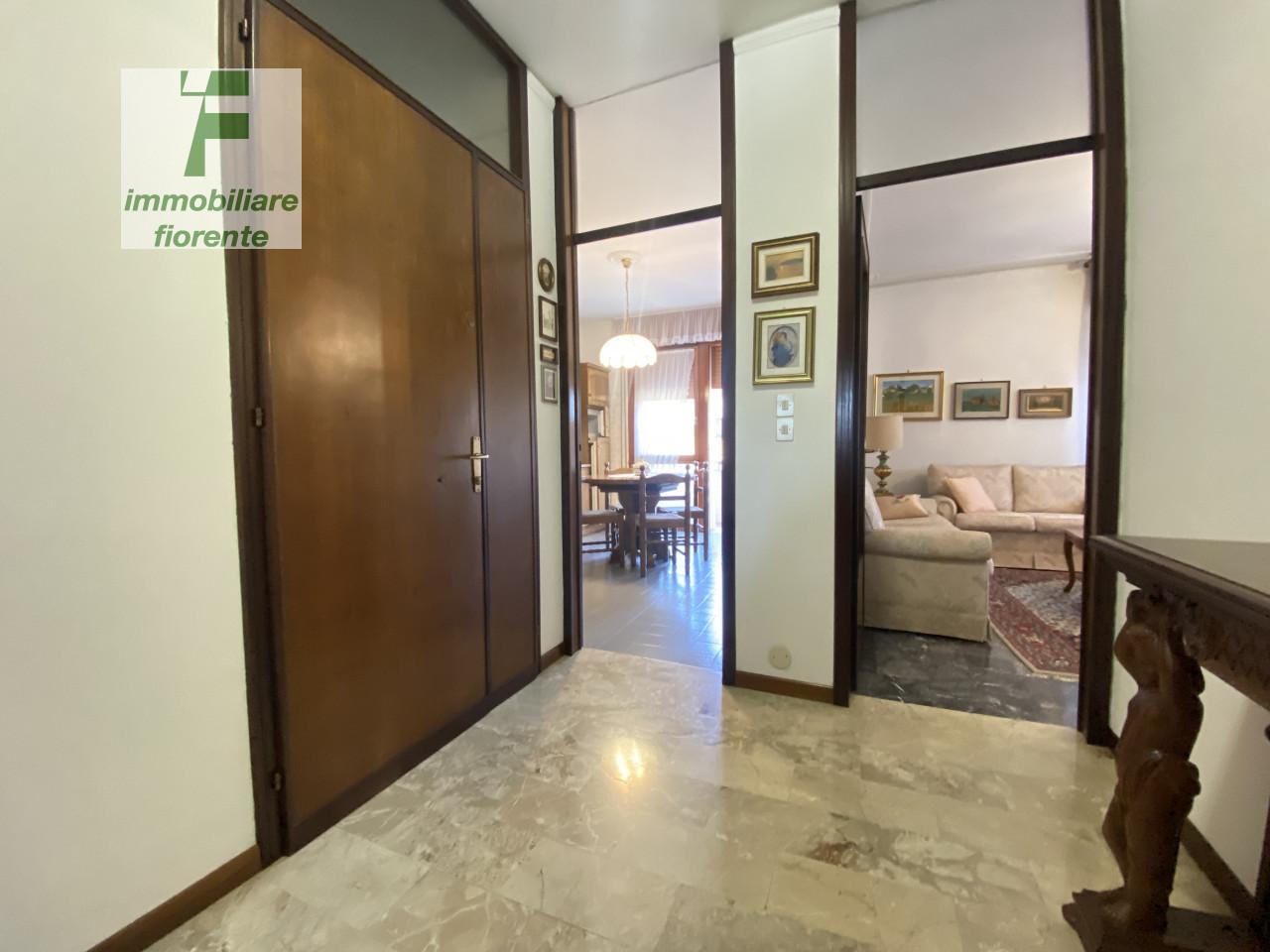 4 rooms Apartment in Cadoneghe, Italy No. 236886