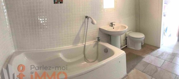 2 Schlafzimmer Haus in Sougeres-en-Puisaye, France, Nr. 205209 10