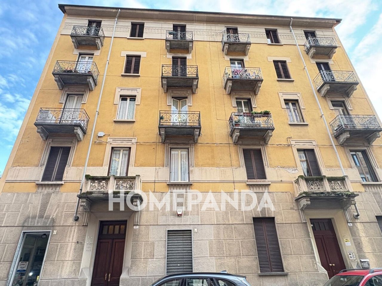 3 rooms Apartment in Turin, Italy No. 209311