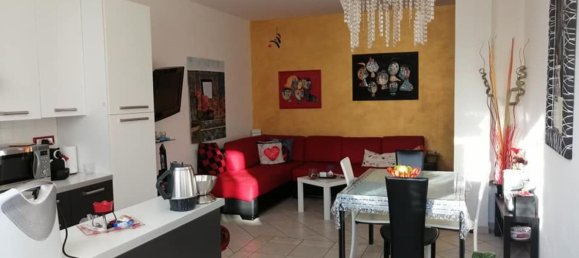 2 Schlafzimmer Wohnung in Empoli, Italy, Nr. 313406 2
