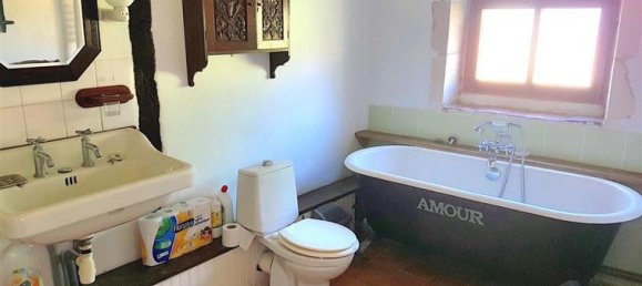 Casa de 9 dormitorios en Nalliers, France No. 37929 9