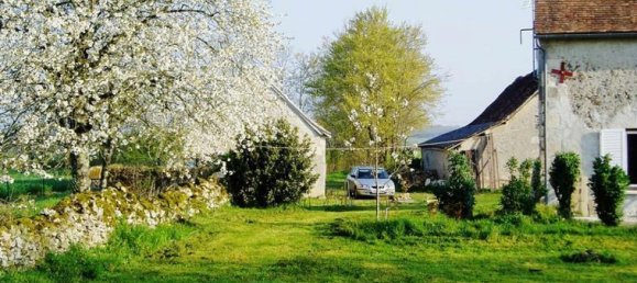 Casa de 9 dormitorios en Nalliers, France No. 37929 2