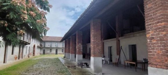 Gewerbliche Immobilie in Cassolnovo, Italy 9572m², Nr. 315025 2