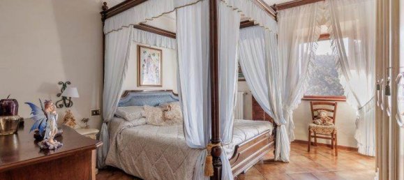 6 bedrooms House in Lucca, Italy No. 87581 8