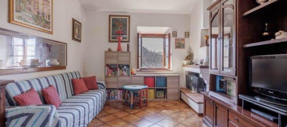 6 bedrooms House in Lucca, Italy No. 87581 9