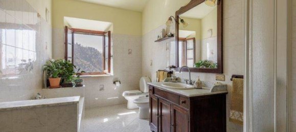 6 bedrooms House in Lucca, Italy No. 87581 13