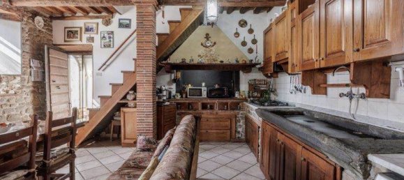 6 bedrooms House in Lucca, Italy No. 87581 10