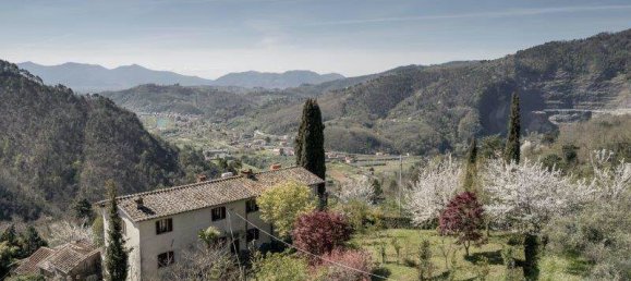 6 bedrooms House in Lucca, Italy No. 87581 3