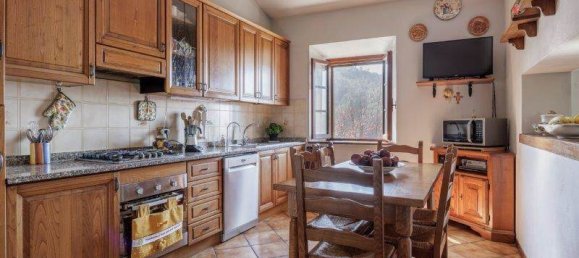 6 bedrooms House in Lucca, Italy No. 87581 15